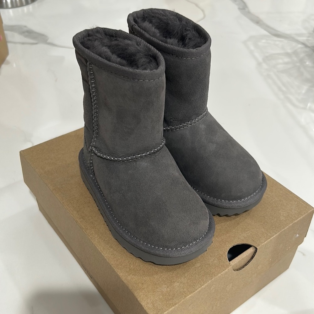 UGG GRAY TODDLER BOOTS